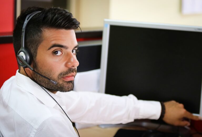 Read more about the article Why Your Business Needs a Call Center in 2026